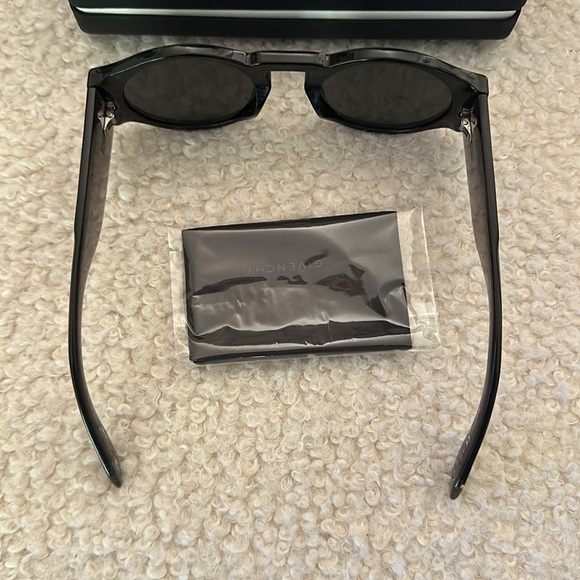 Givenchy Round Frame Black Sunglasses - Picture 4 of 14